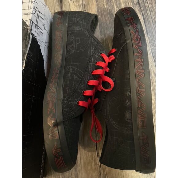 Men's Limited Edition DC Shoes Star Wars Manual Size 13 Skate box Limited Ed. - Picture 1 of 9